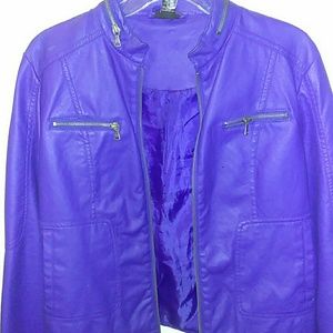 Buttery soft women's leather blazer.